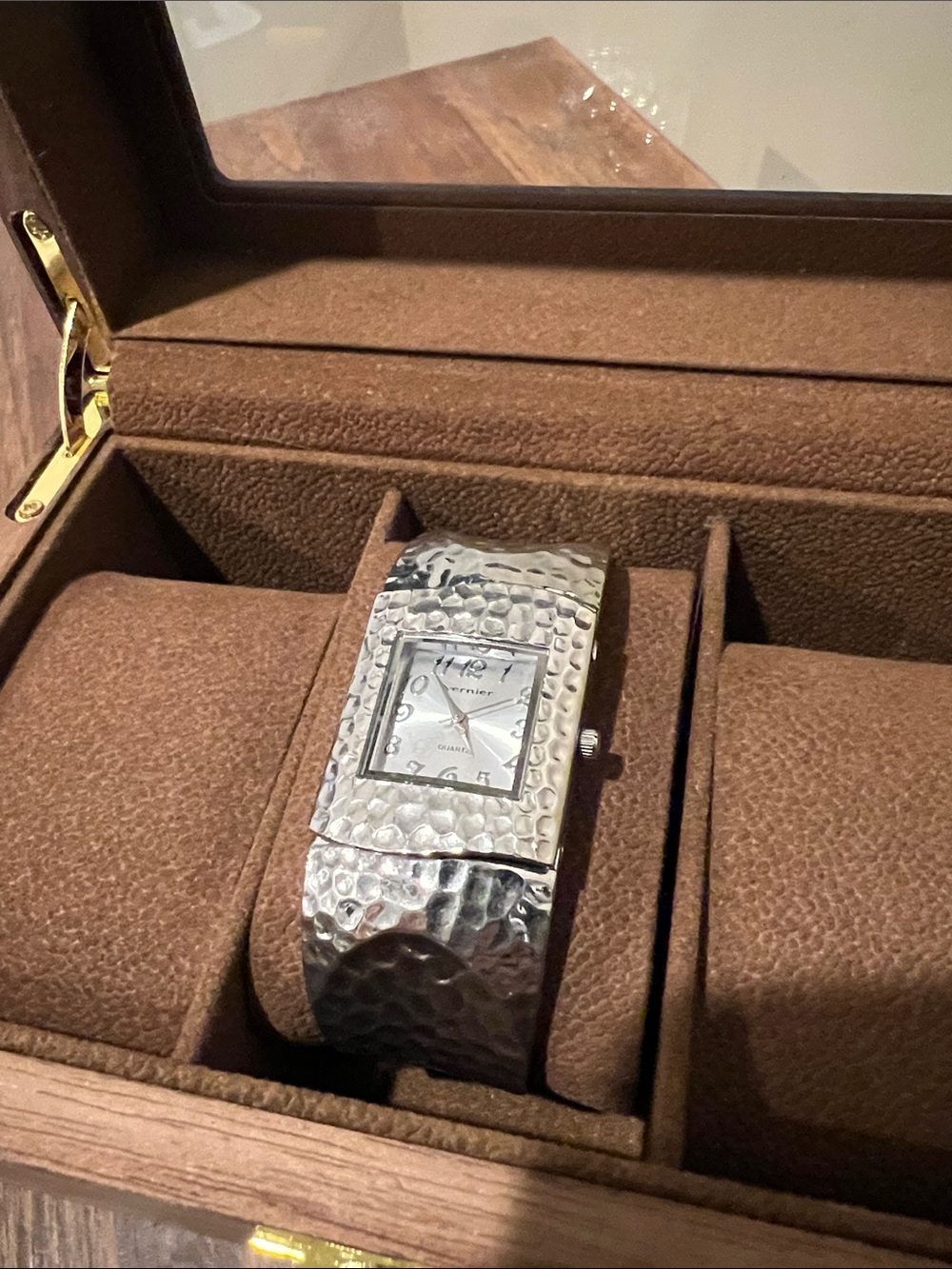 Vernier Silver Hammered Cuff Quartz Watch for Women - Picture 2 of 4